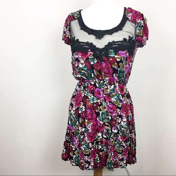 Kimchi Blue Dresses & Skirts - Kimchi Blue Black Lace Floral Print Dress Sz M